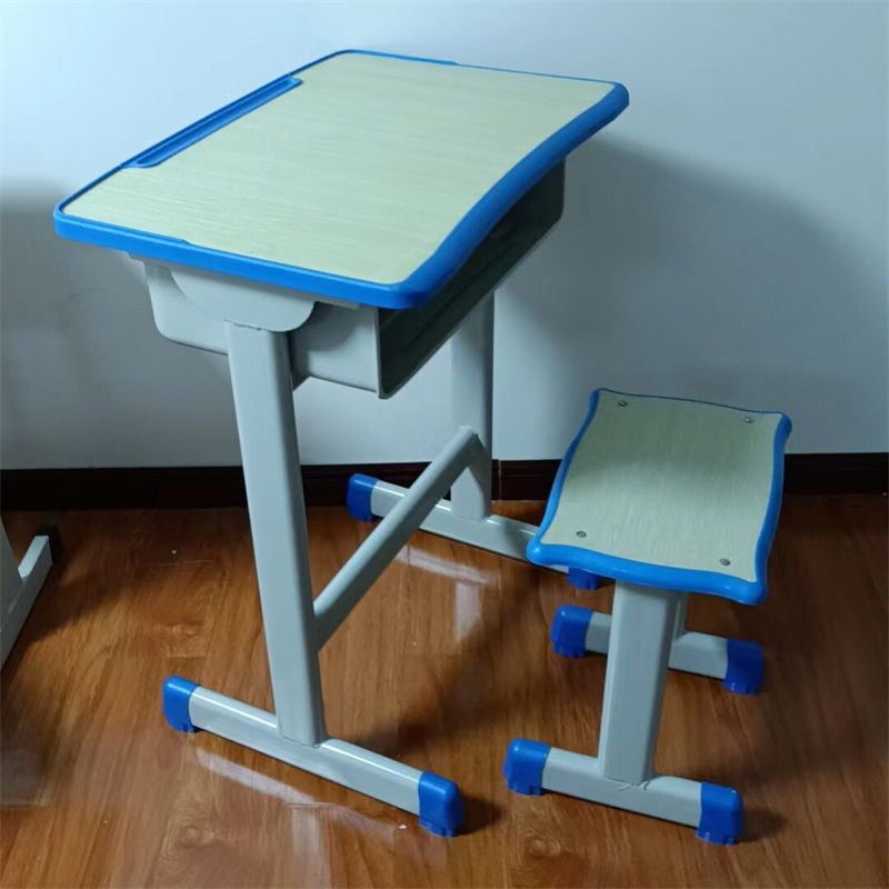 课桌椅