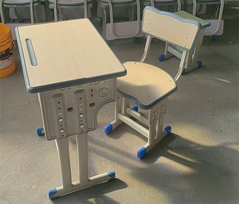 课桌椅